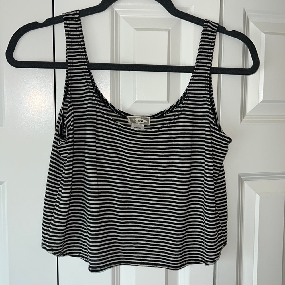 Black and white stripped cropped tank top